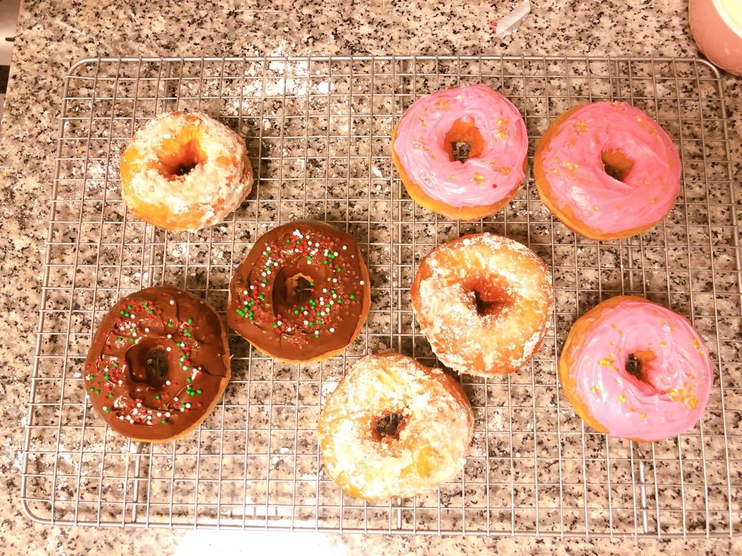 🍩超快手一小时低糖无需烤箱的甜甜圈（详细视频）