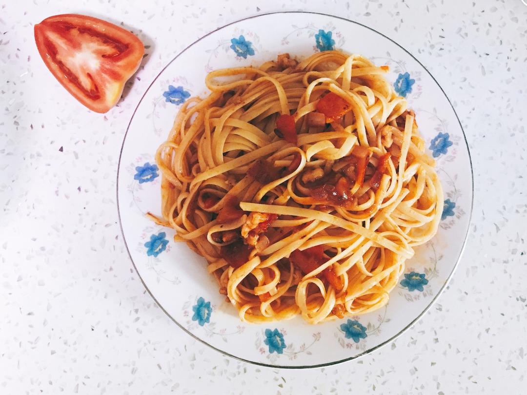 番茄肉酱意大利面