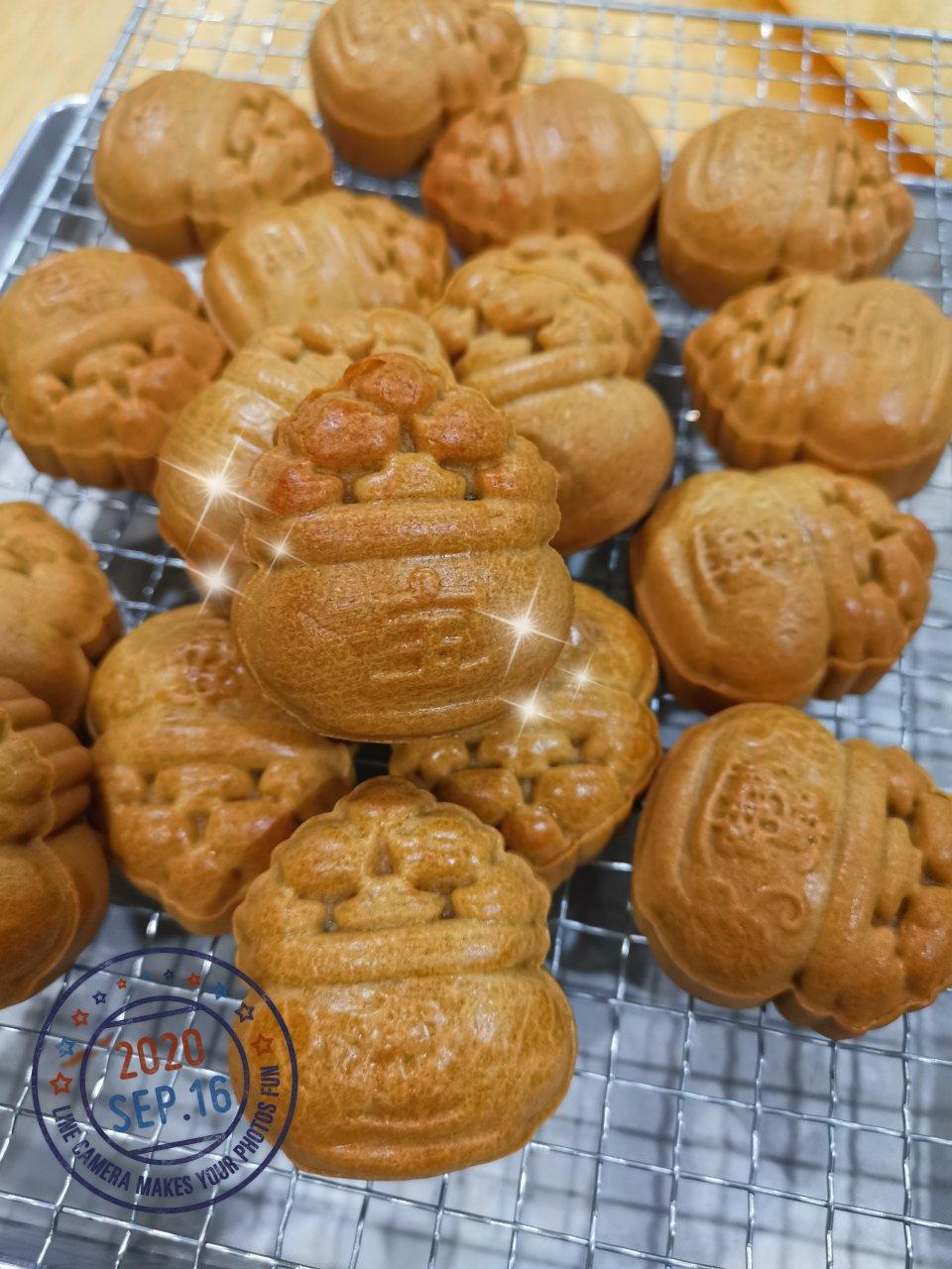 广式月饼—蛋黄莲蓉月饼