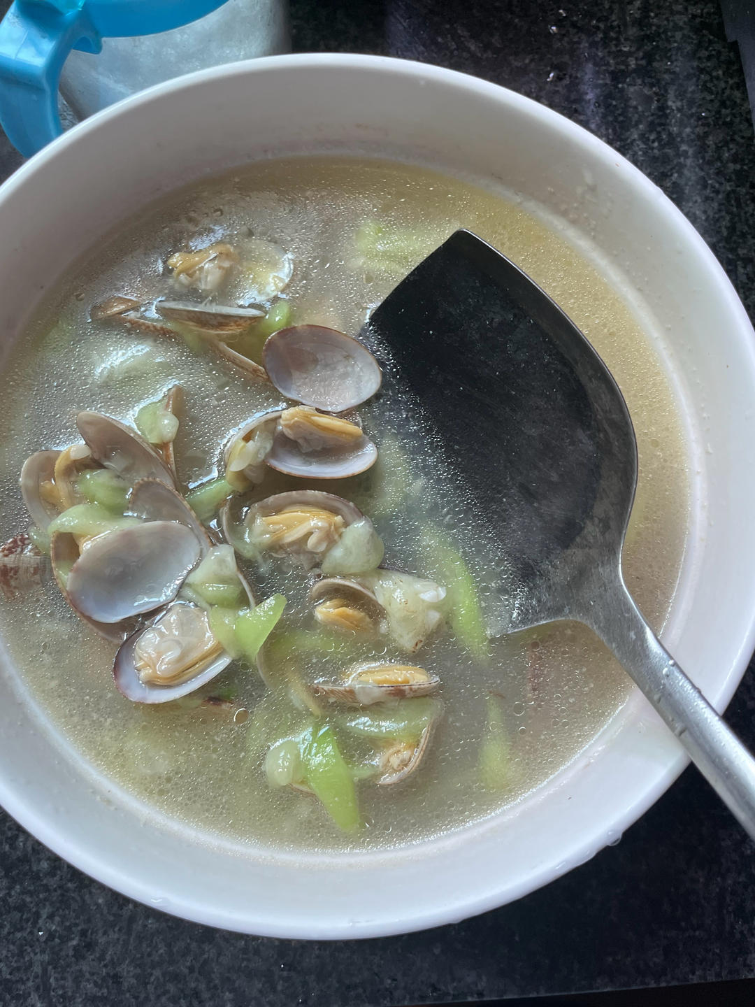 鲜掉眉毛的丝瓜炒花蛤，汤汁拌饭也是超级无敌！！