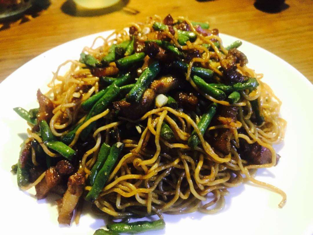 孜然牛肉炒拉条 家常面条百吃不厌的美味做法
