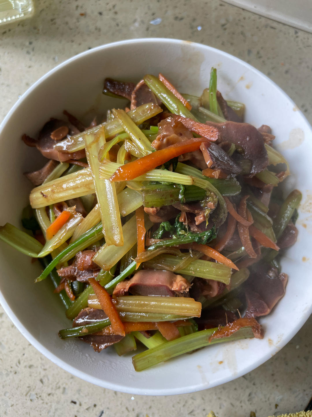 超级下饭的鸡胗炒芹菜