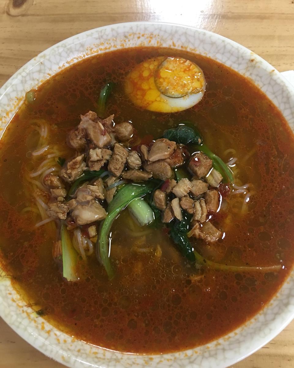 香辣鸡丁米线