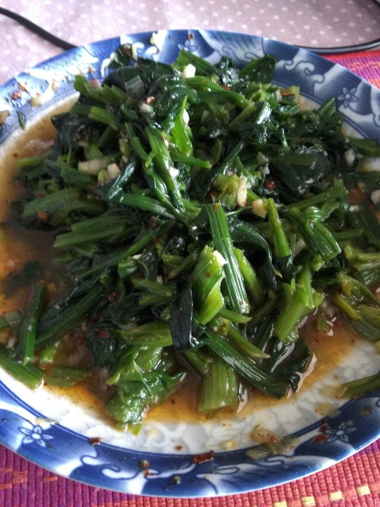 凉拌菠菜(家传秘方)