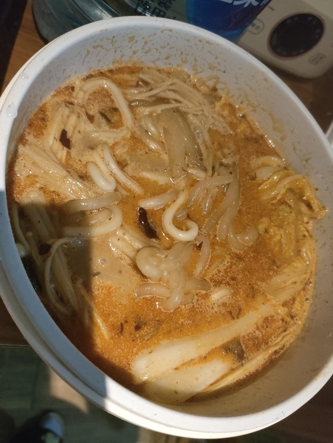 在家自己做的麻辣烫，太香了！！！