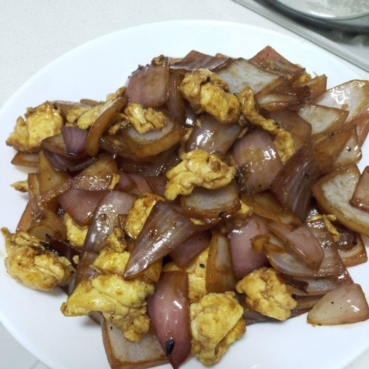 降压防癌的好食材  洋葱炒鸡蛋