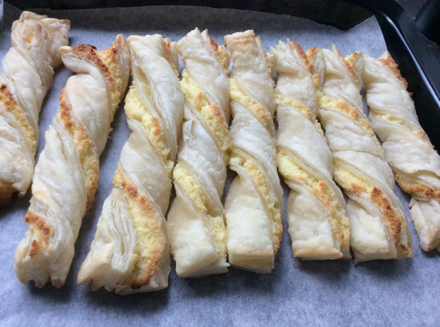 饼皮千层椰蓉酥