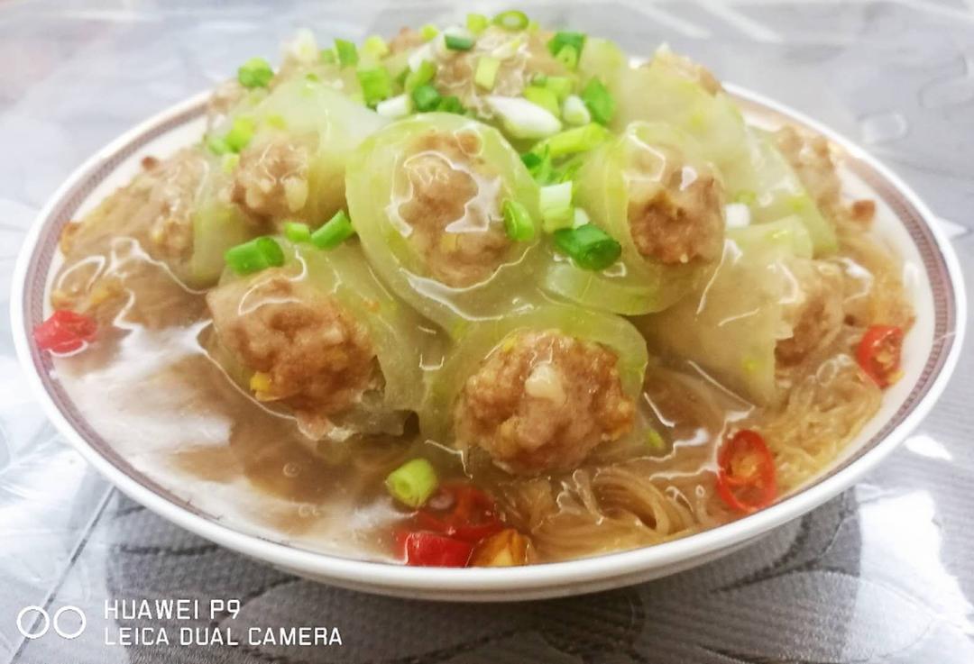 花开蒜蓉粉丝蒸冬瓜肉卷