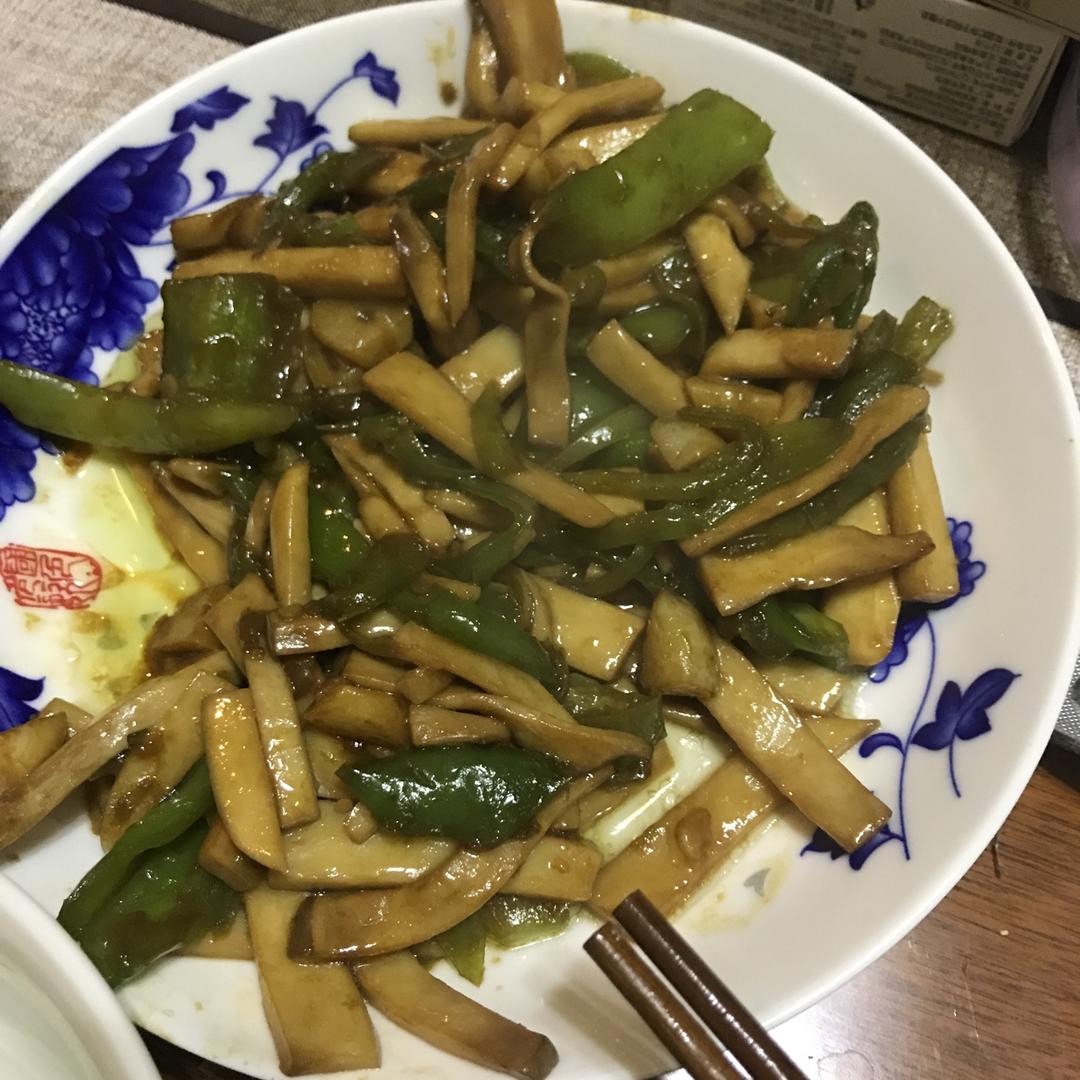 青椒素炒杏鲍菇