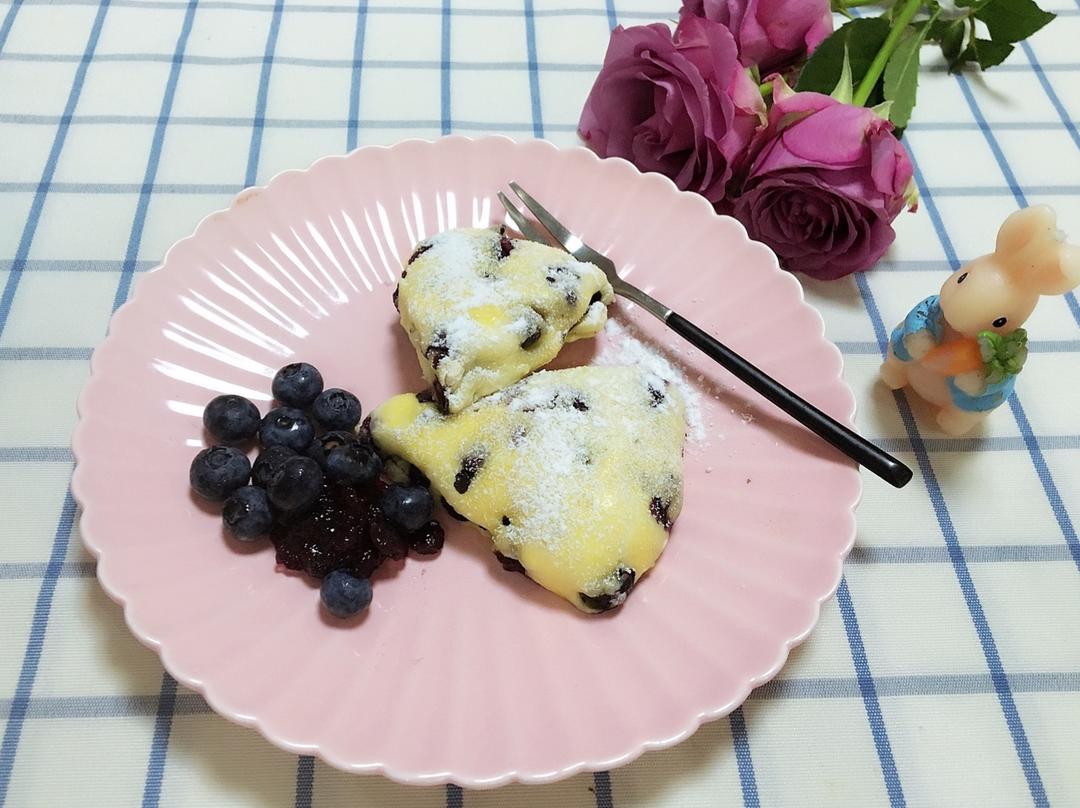 鲜蓝莓司康