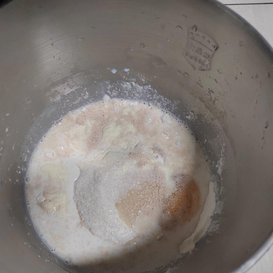 纯奶手撕吐司的做法 步骤1