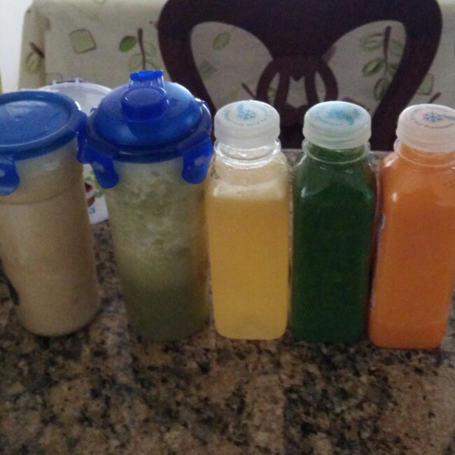 自制hey juice排毒果蔬汁。