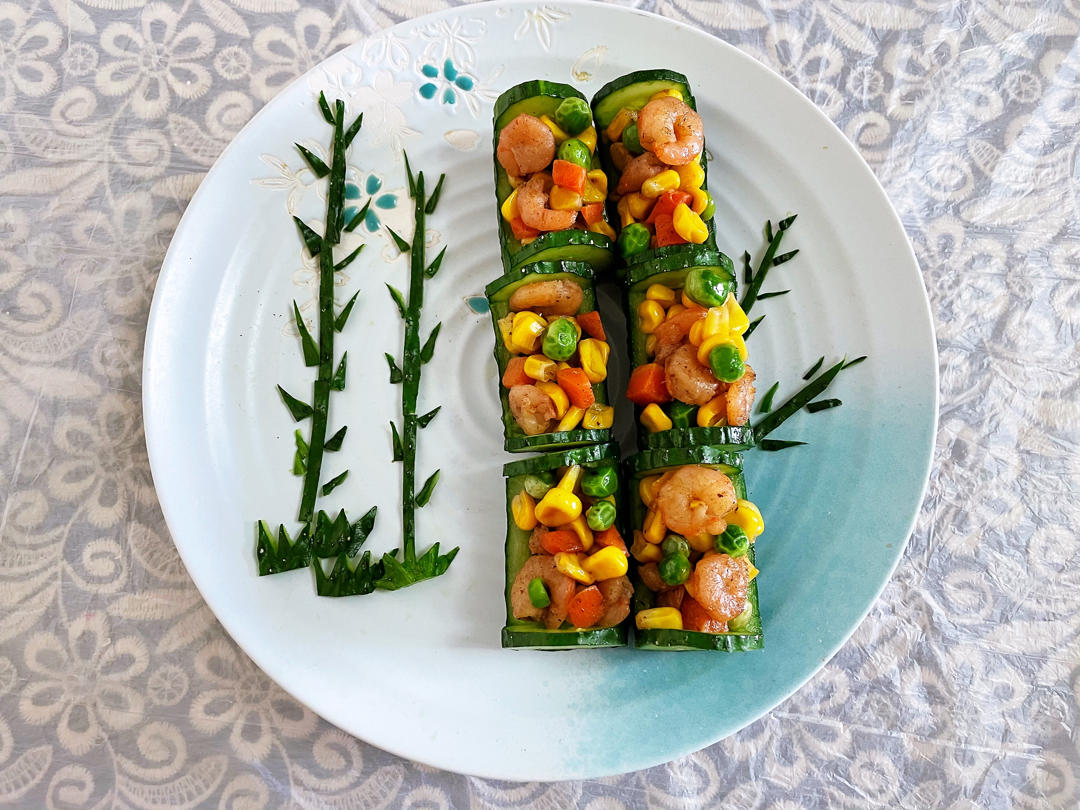 派大瑆做的翠竹报春节节高