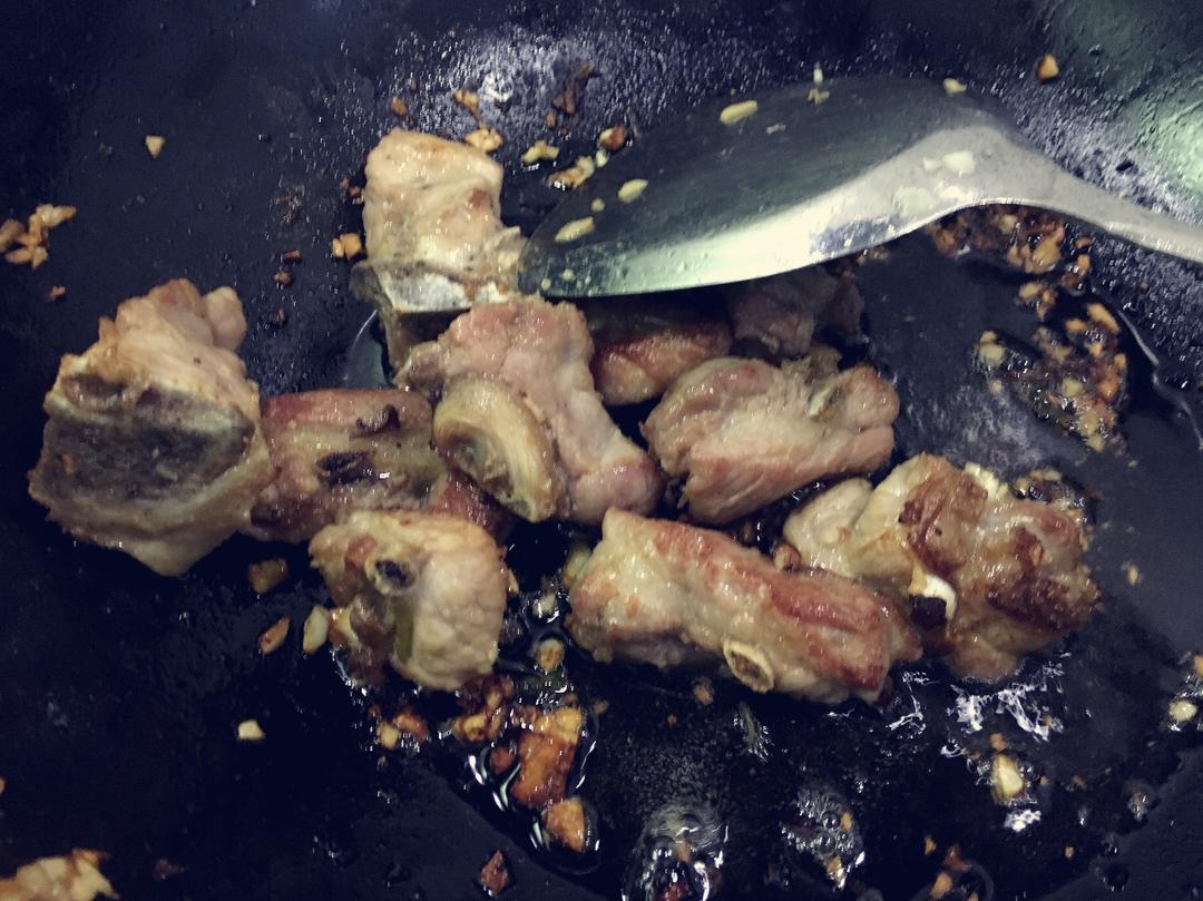 金牌蒜香排骨