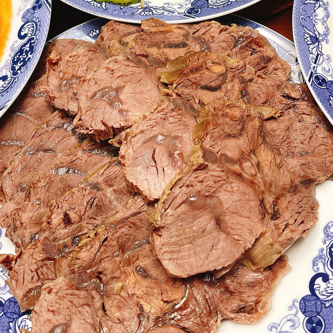 非常好吃的盐水煮牛腱子