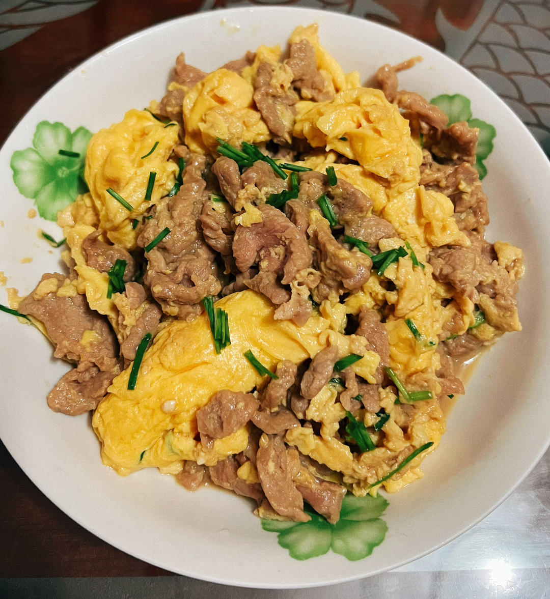 滑蛋牛肉，牛肉滑嫩，鸡蛋松软