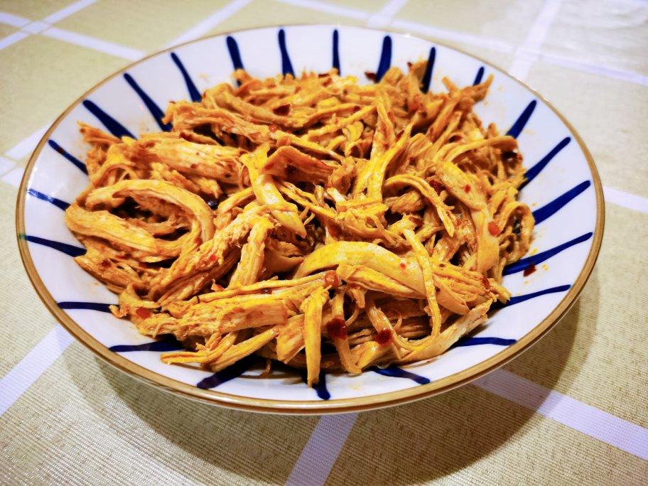 手撕凉拌鸡腿肉