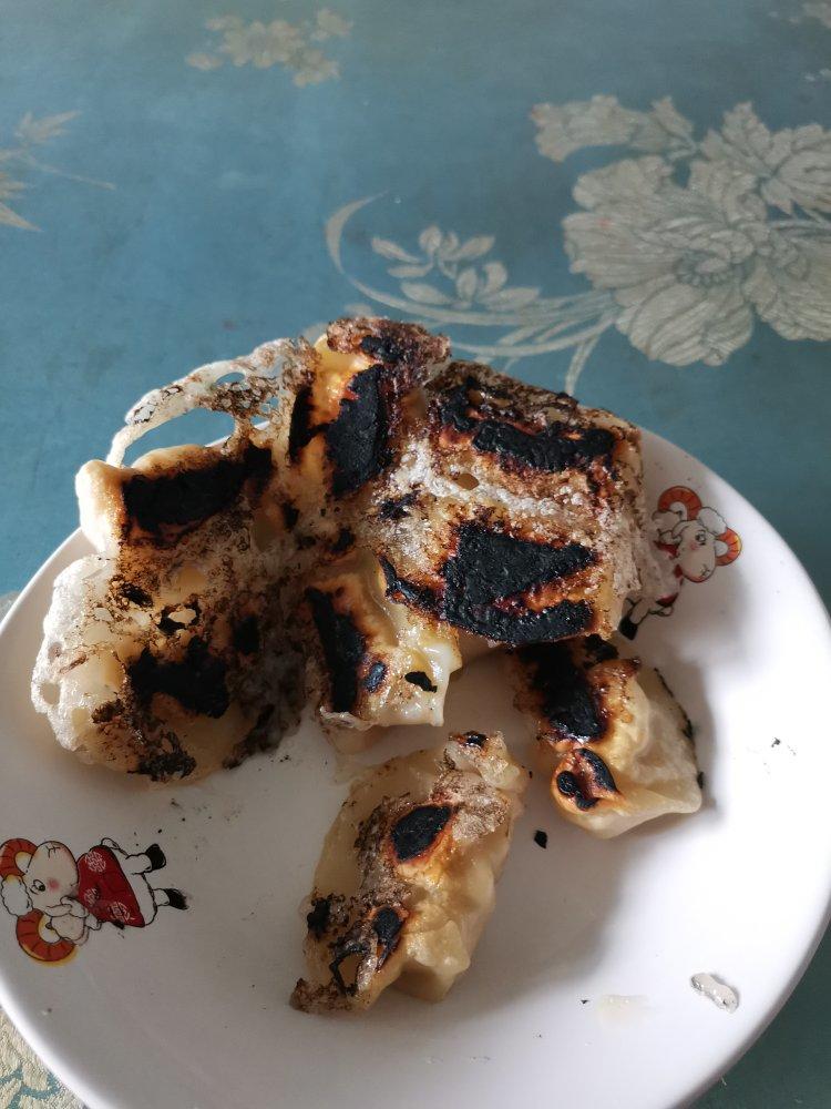 家常版快手煎饺(真的10分钟搞定)
