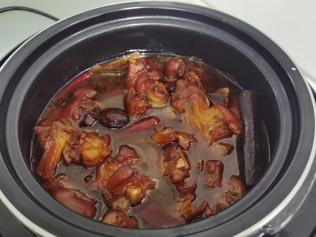 酱香卤猪蹄