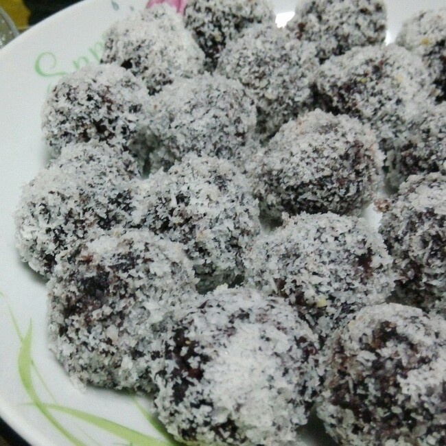 黑米椰丝球
