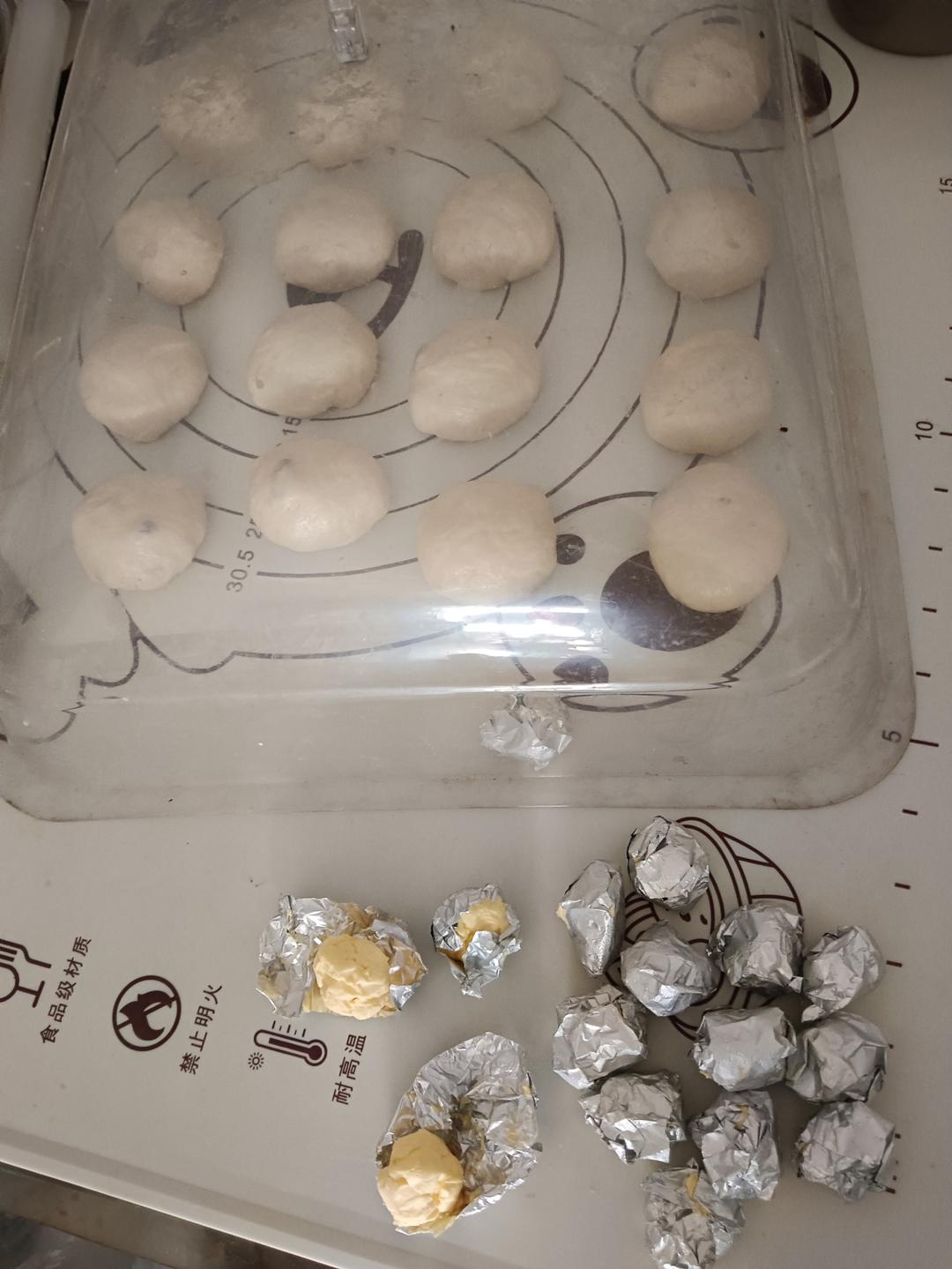 奶油提子小餐包