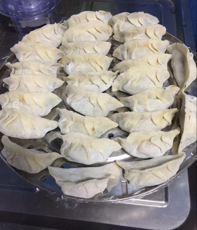 韭菜猪肉饺子(最简单最好吃又最多汁的饺子)