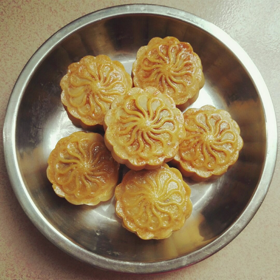 广式月饼——蛋黄莲蓉月饼