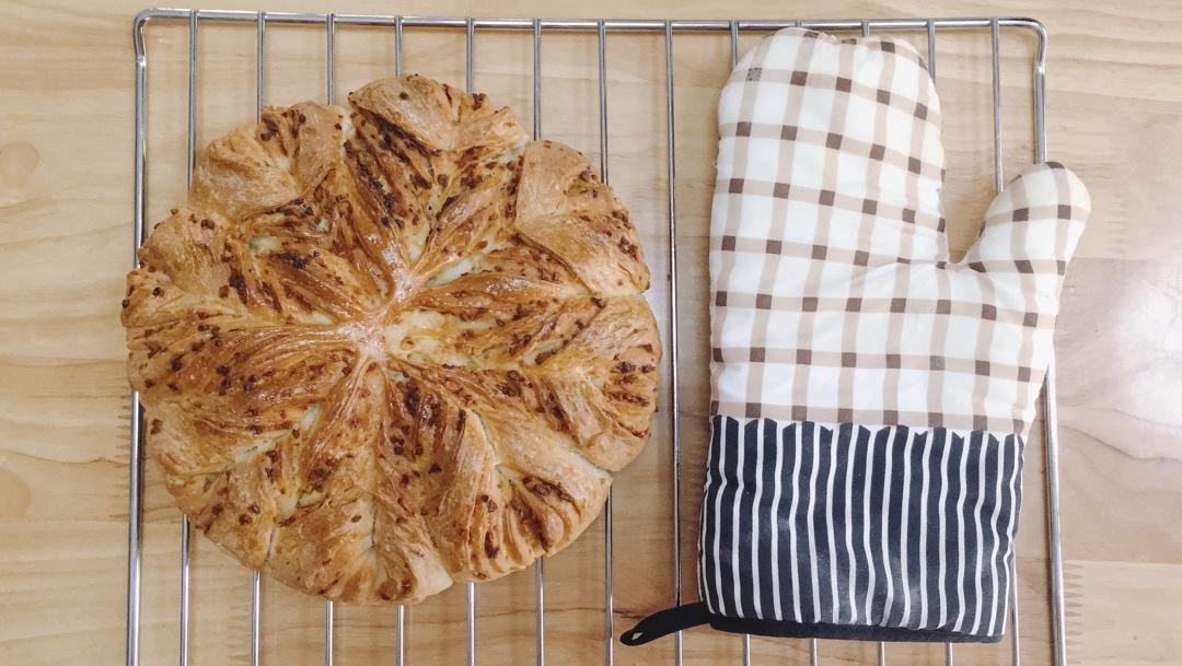 【小高姐】蒜香浓郁 造型优美 不用揉出手膜的面包