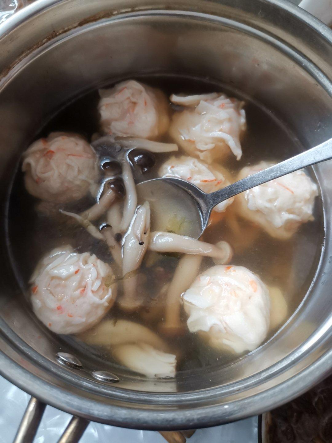 新鲜菌汤（蘑菇汤）