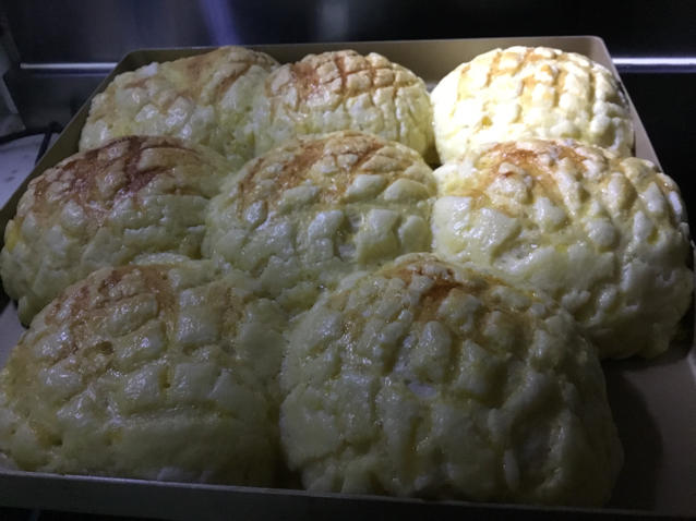 好吃到炸裂的港式菠萝包（附带制作酥皮的小视频）
