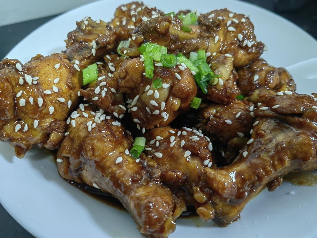 好吃到舔手指的「蒜香蜜汁鸡翅根」👍
