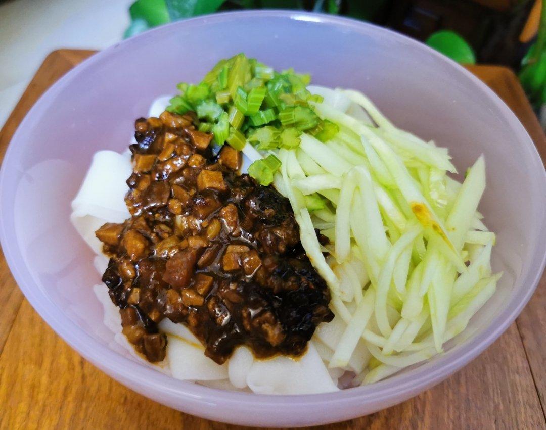 三丁炸酱面