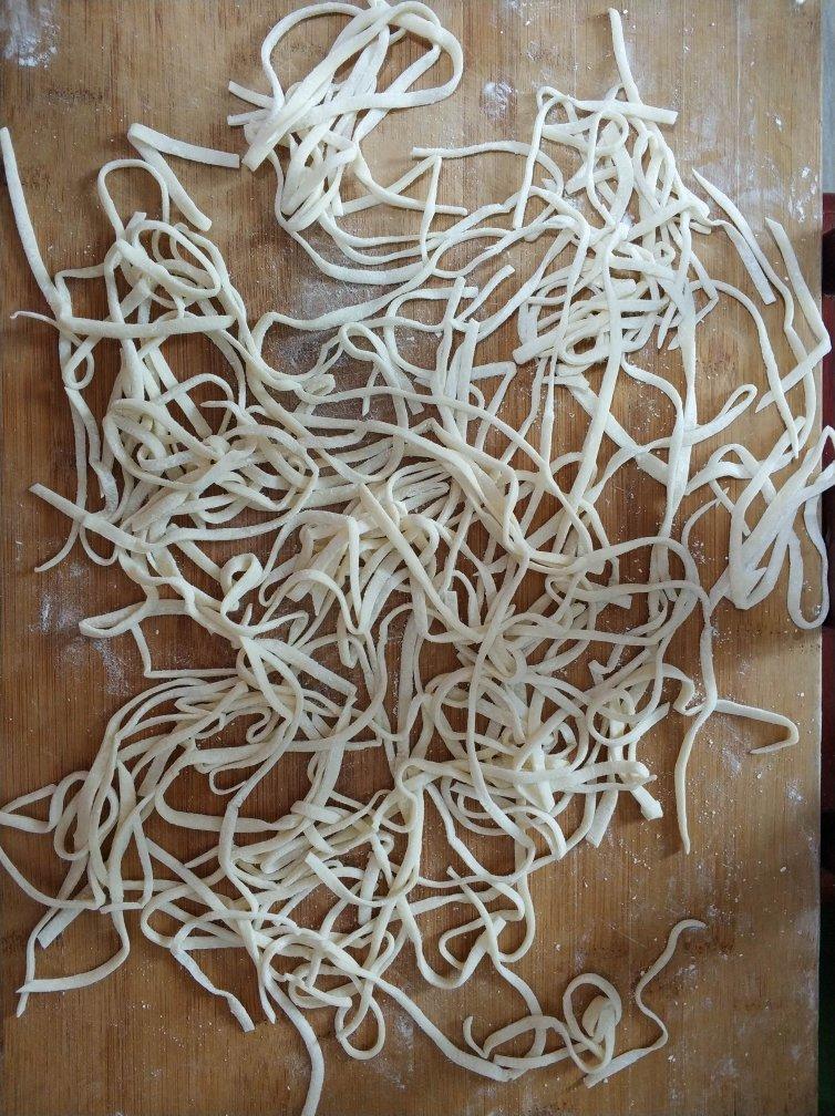 快手纯手工擀面条