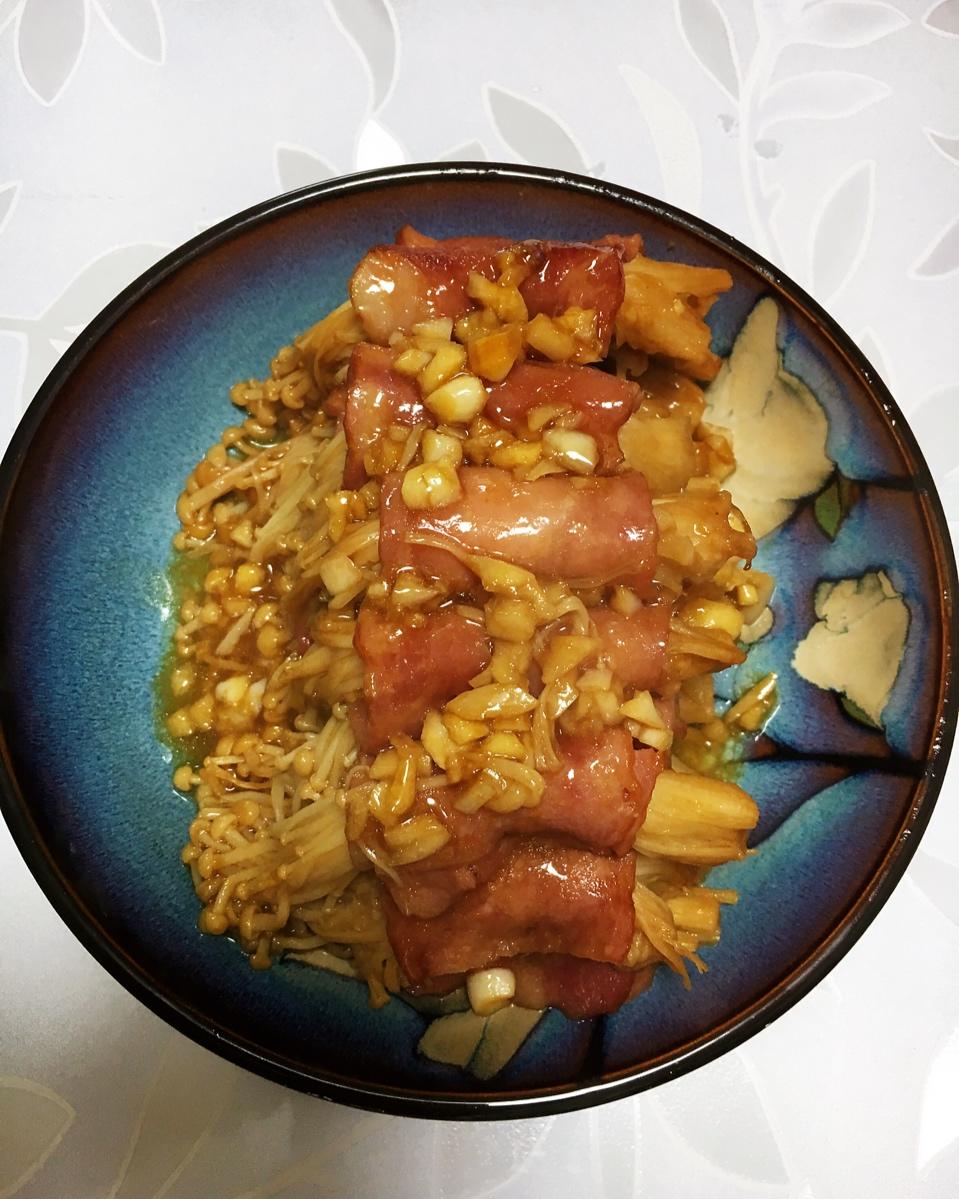 美味又快手的：金针菇培根卷