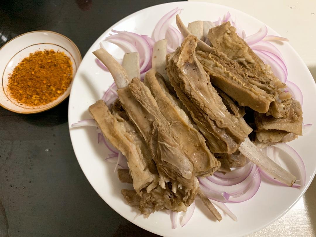 厨师长教你：“羊肉汤”的家常做法，天气冷了喝一口全身都暖暖的