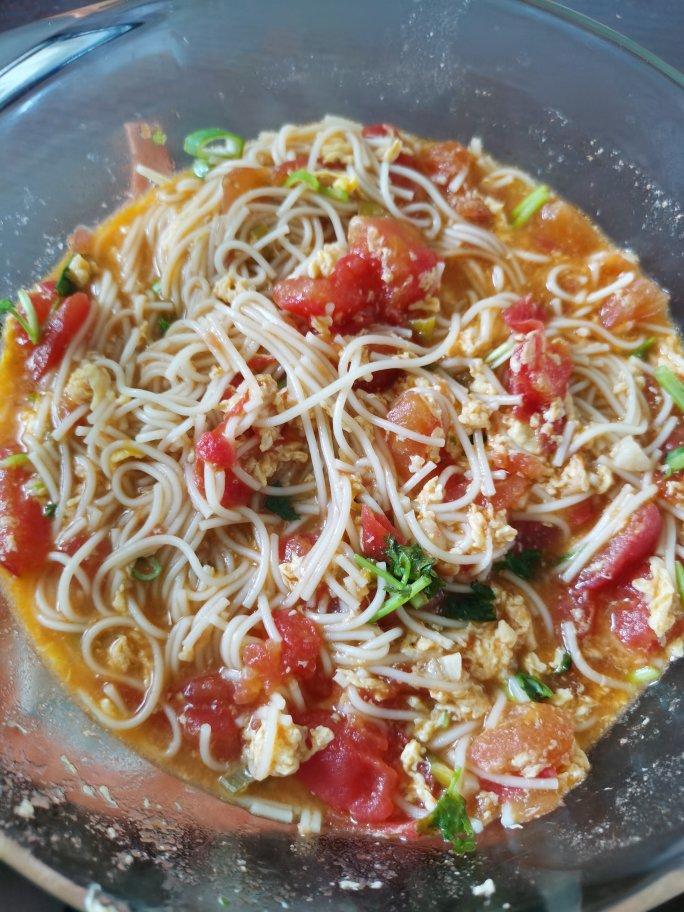 西红柿鸡蛋面-治愈系食物