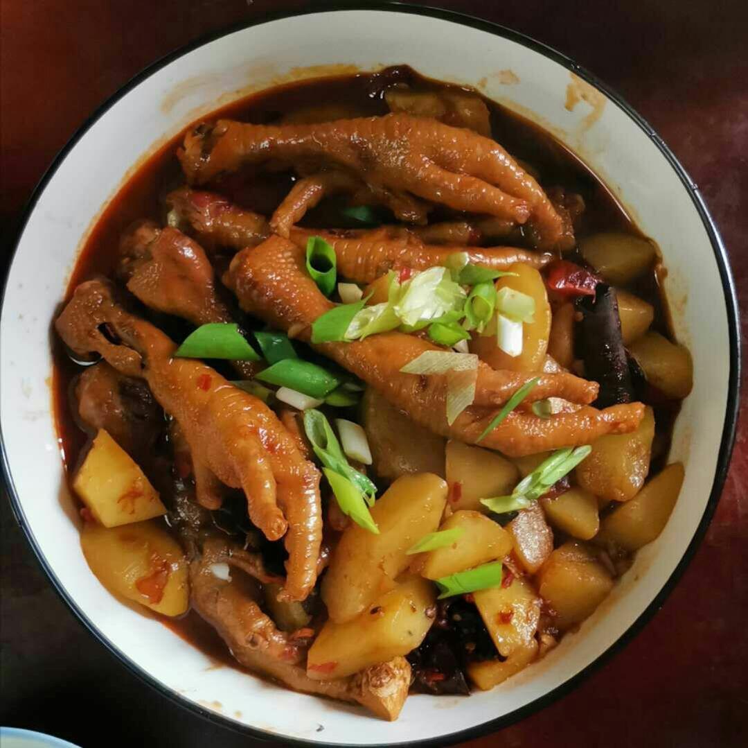 胖哥俩鸡爪煲