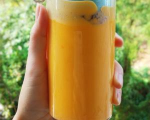 最简单的夏日凉品芒果奶昔的做法 步骤4