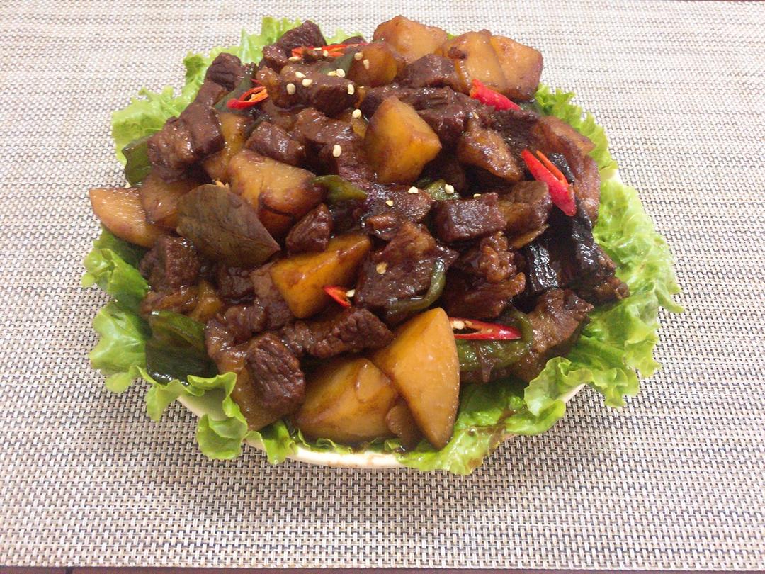 红烧土豆牛腩