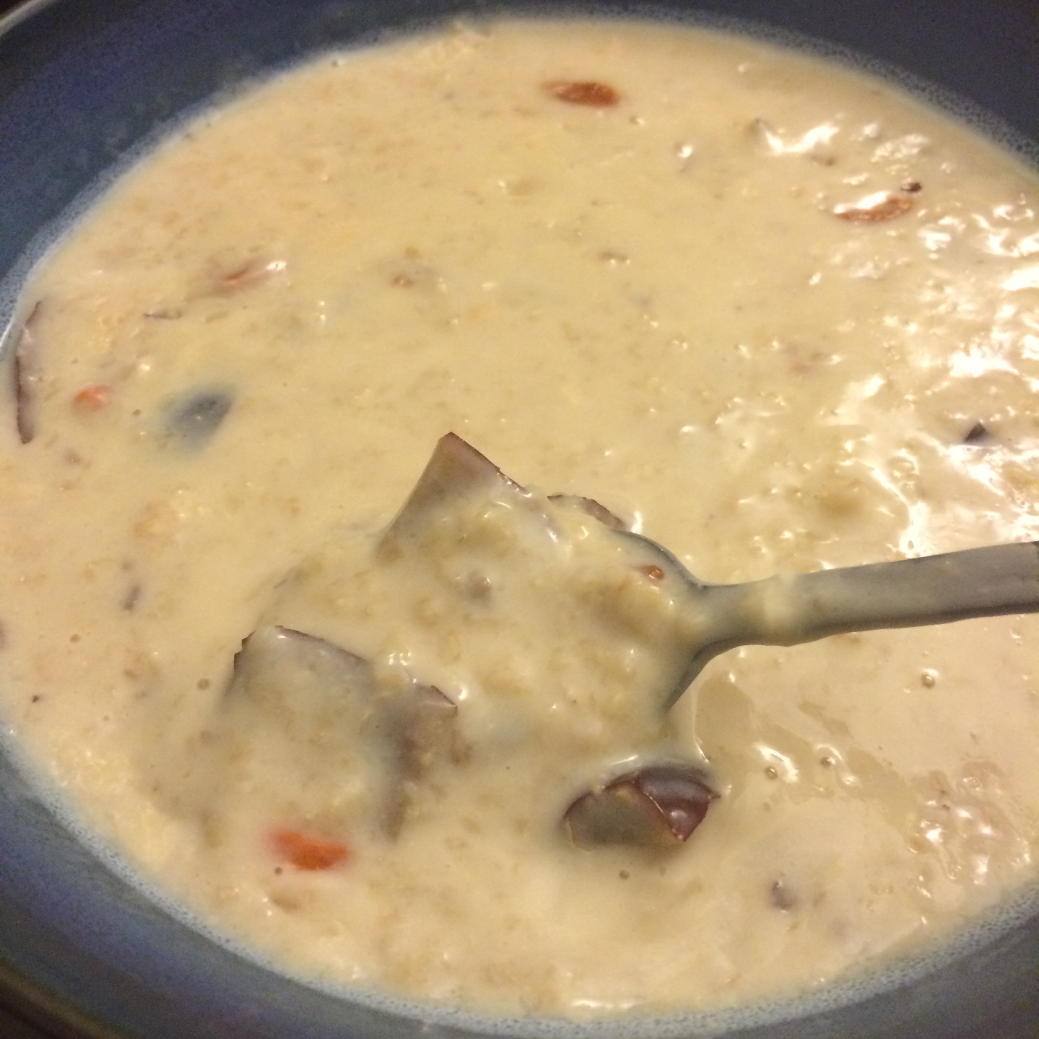 电饭煲一人牛奶红枣燕麦粥