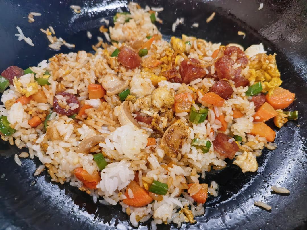 蛋炒饭（腊肠）