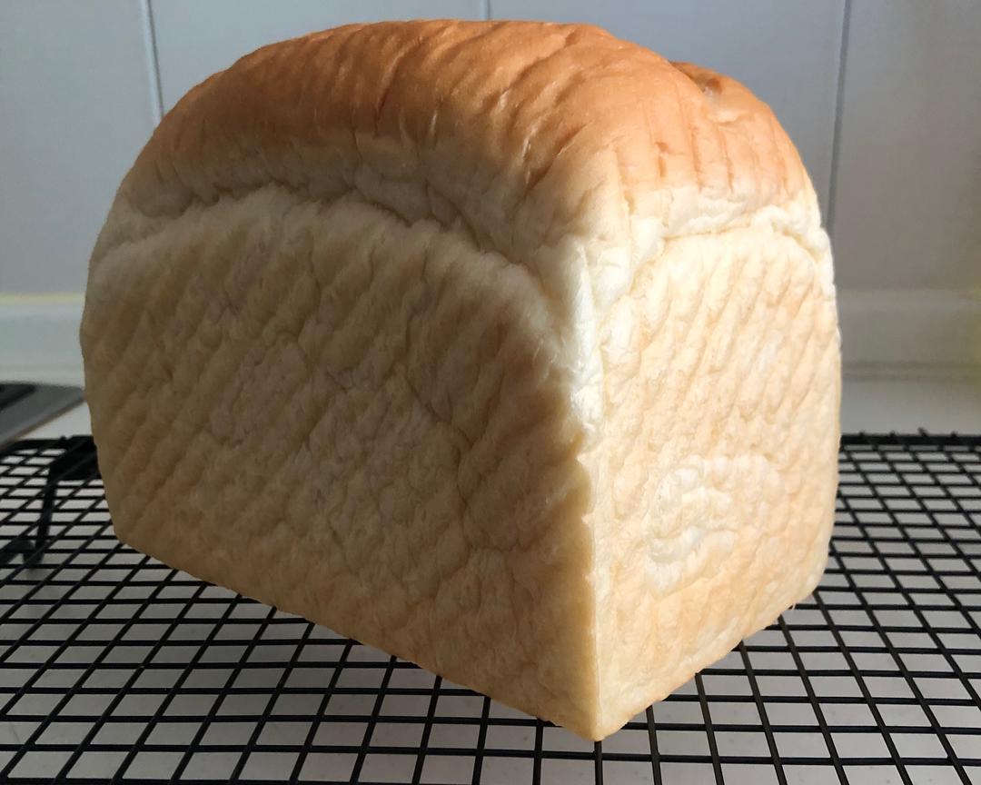 牛奶吐司-善用面包机揉面制作