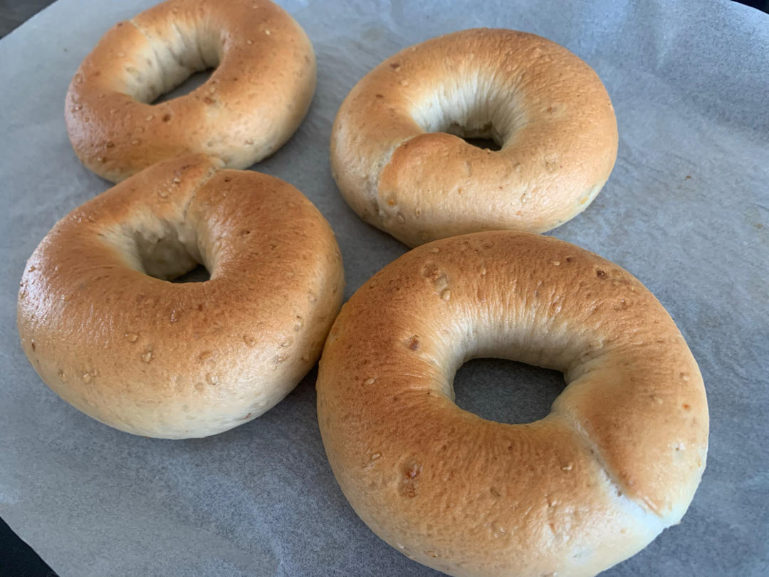 芝麻蒜香贝果  鲜大蒜贝果