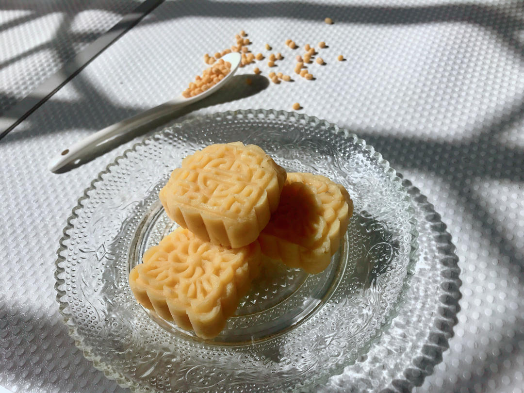 冰冰凉凉的绿豆糕，夏日好搭档，无需烤箱