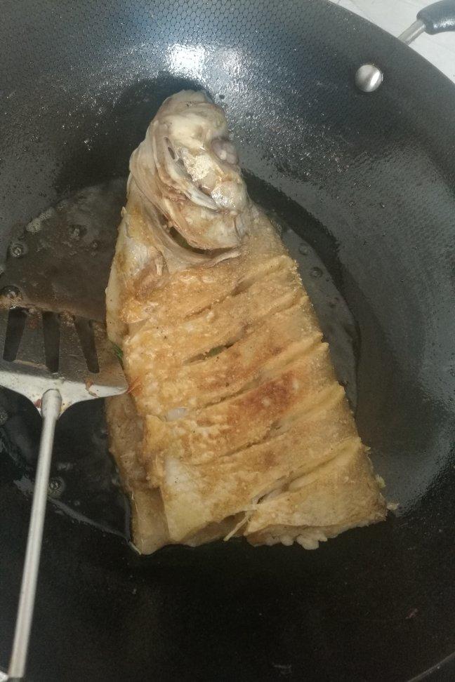 煎焖白鱼