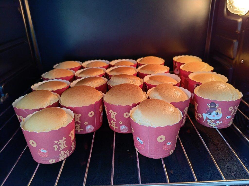 不回缩不开裂的戚风杯子蛋糕