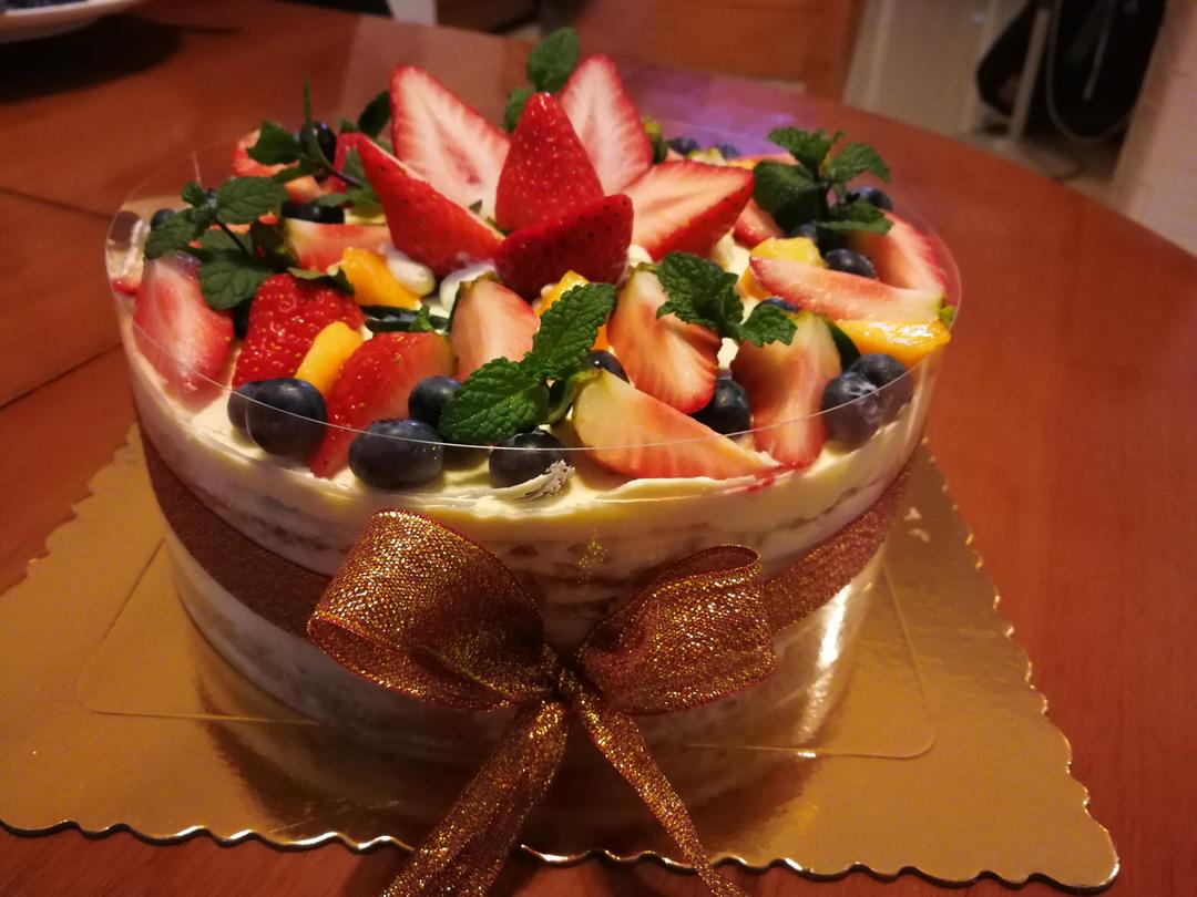 草莓裸蛋糕