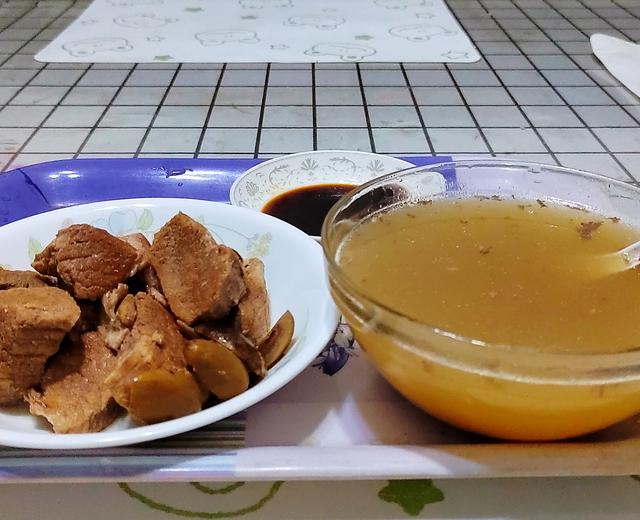 老广润肺利咽橄榄猪踭汤的做法