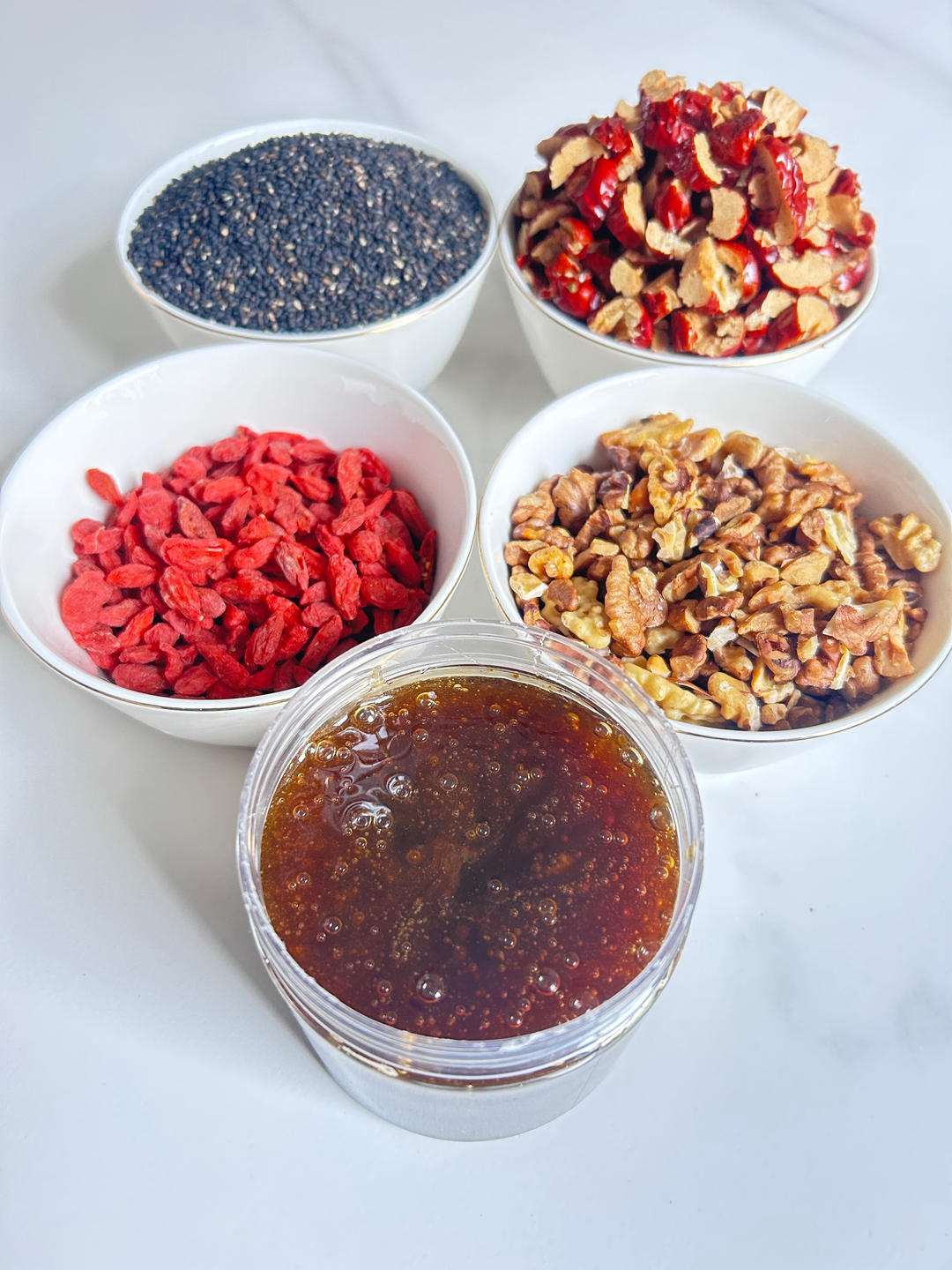 养生红枣核桃芝麻膏的做法