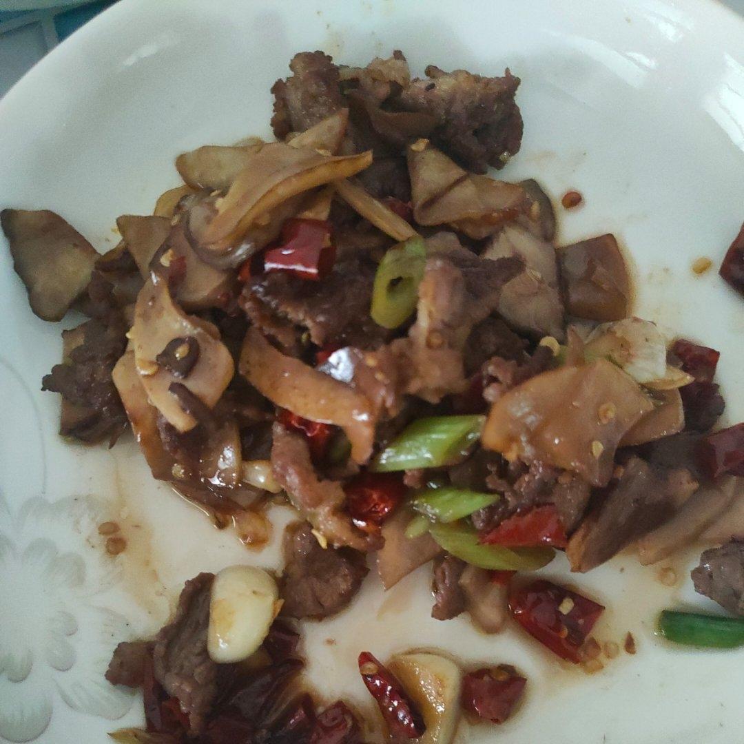 杏鲍菇炒肉